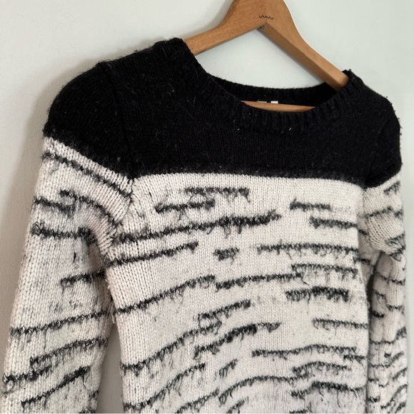 SI-IAE Anthropologie Black & White Wool Blend Sweater Size Medium - Picture 2 of 11